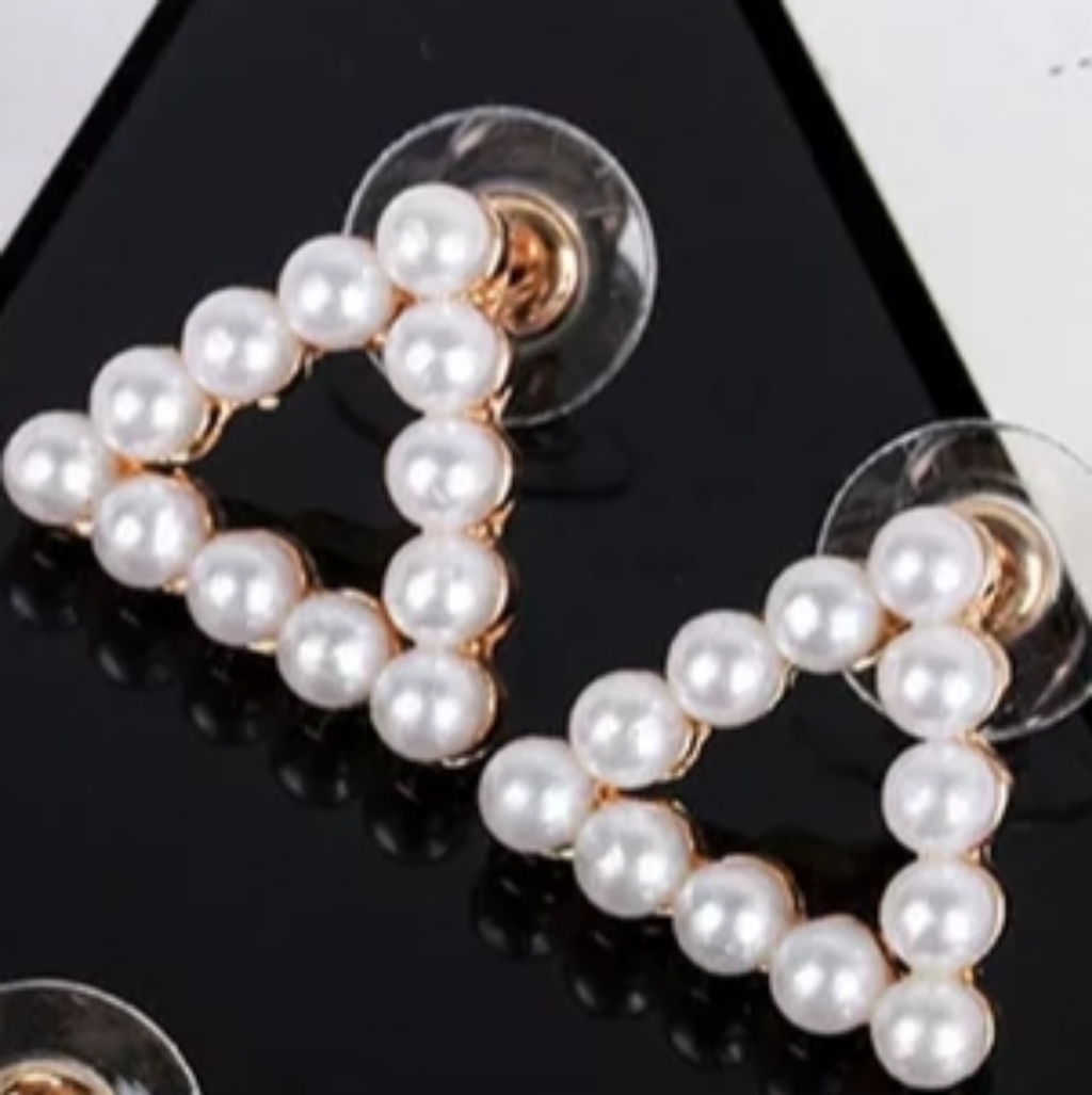 Trianglepearlearrings